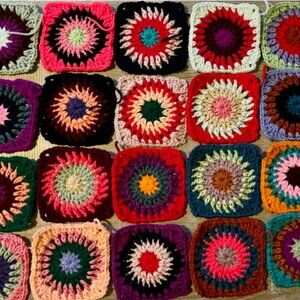 Lot of 20 4.5” MULTI COLORS Crochet STARBURST GRANNY SQUARES Afghan DIY